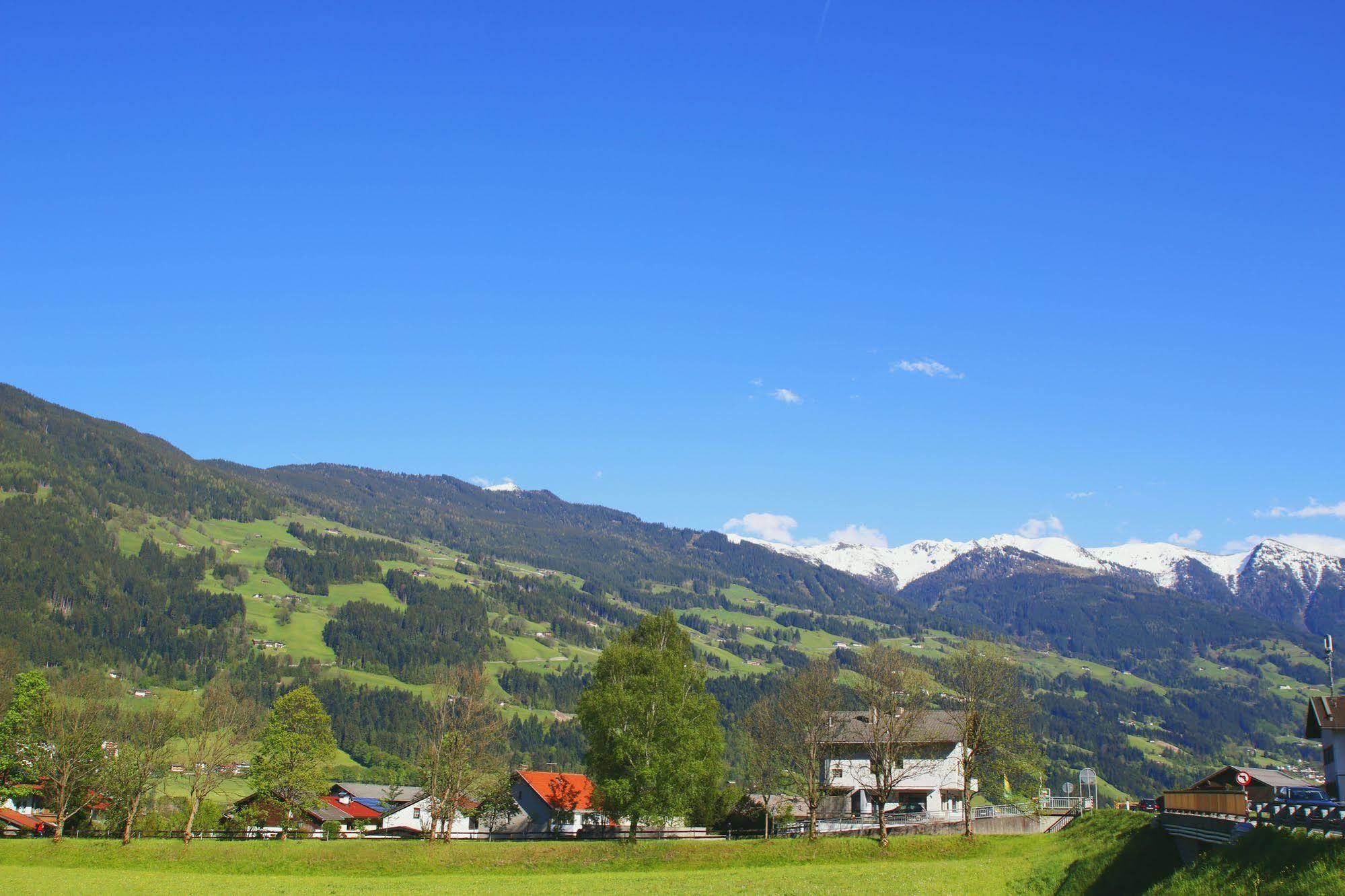 Zum Senner Suites Zillertal (Adults Only) Шліттерс Екстер'єр фото